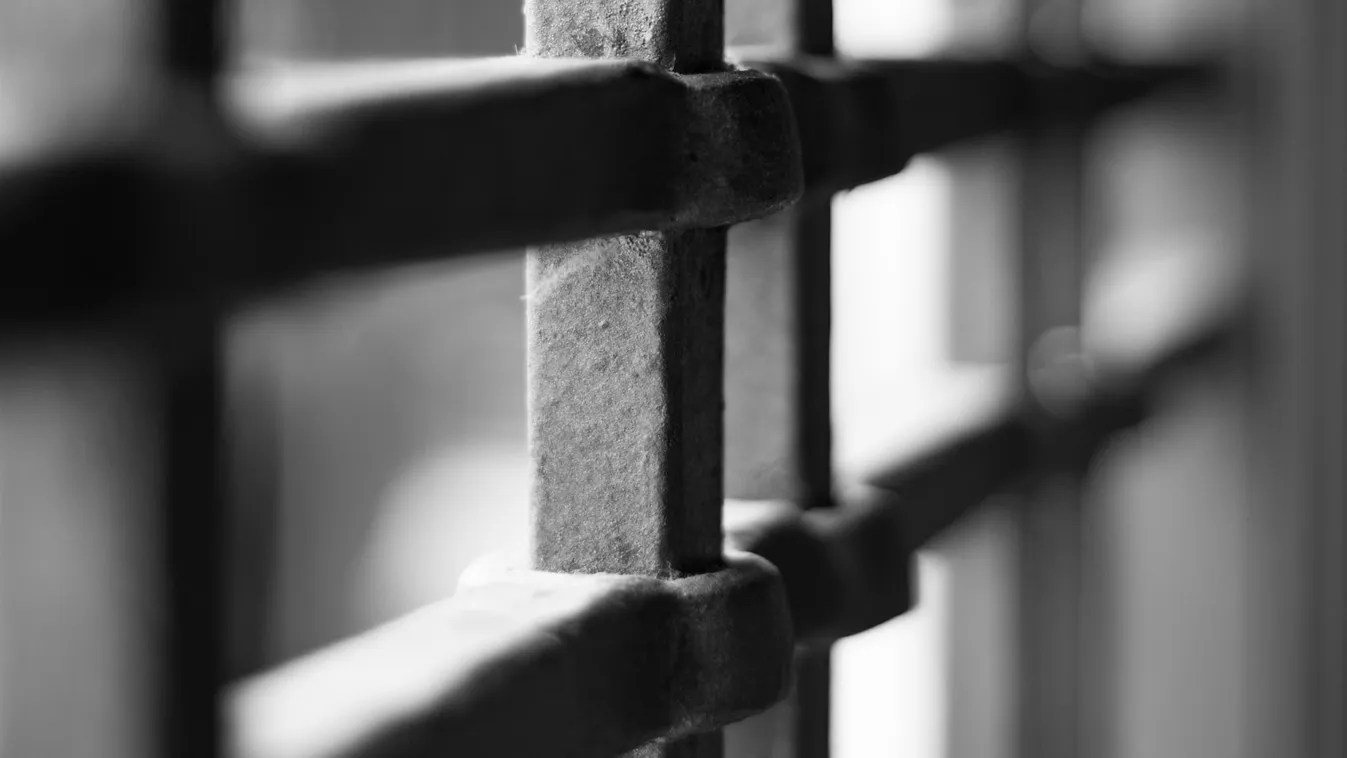 Így él most szabadlábon a diákját megrontó tanárnő