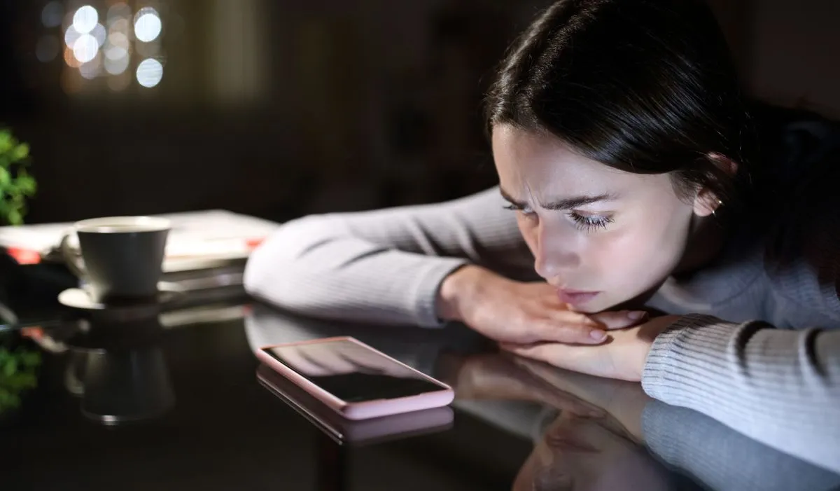 szomorú, szomorúság, bánat, szakítás, válás, Shutterstock 1940515963