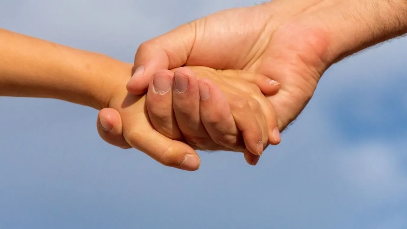 Hazatérhetnek magyar édesanyjukhoz az elrabolt gyerekek