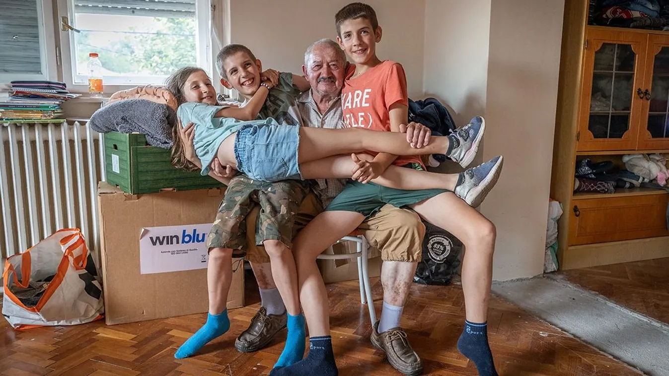 Megszólalt a fedél nélkül maradt gyerekek nagypapája