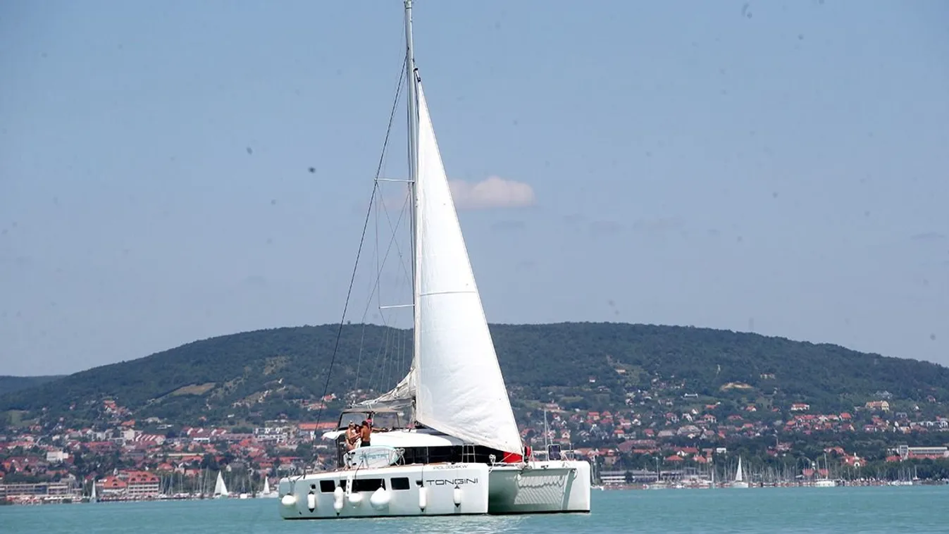 Öt strandoló merült el a Balatonban