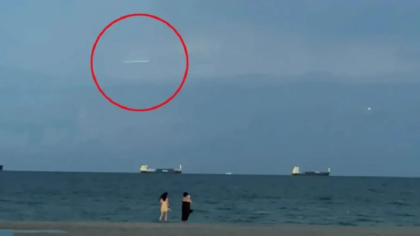 Sokkoló felvétel bizonyítja, UFO jelent meg a viharban