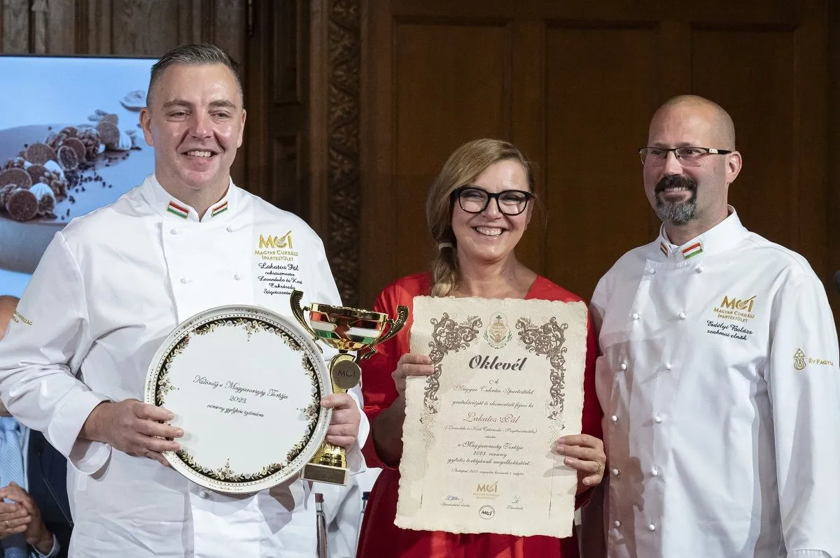 ERDÉLYI Balázs; BORBÁS Mária