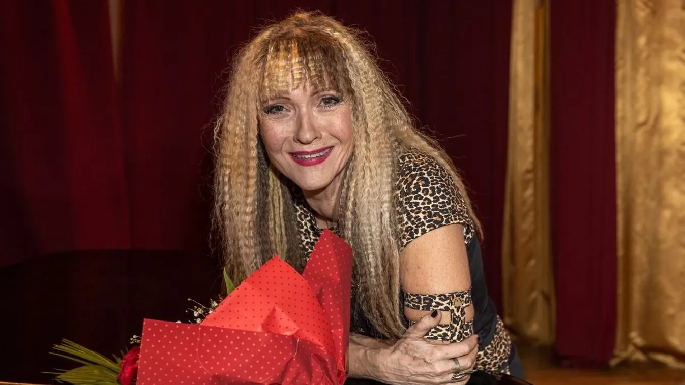 Nem hiszünk a szemünknek: bikinire vetkőzött Marcellina