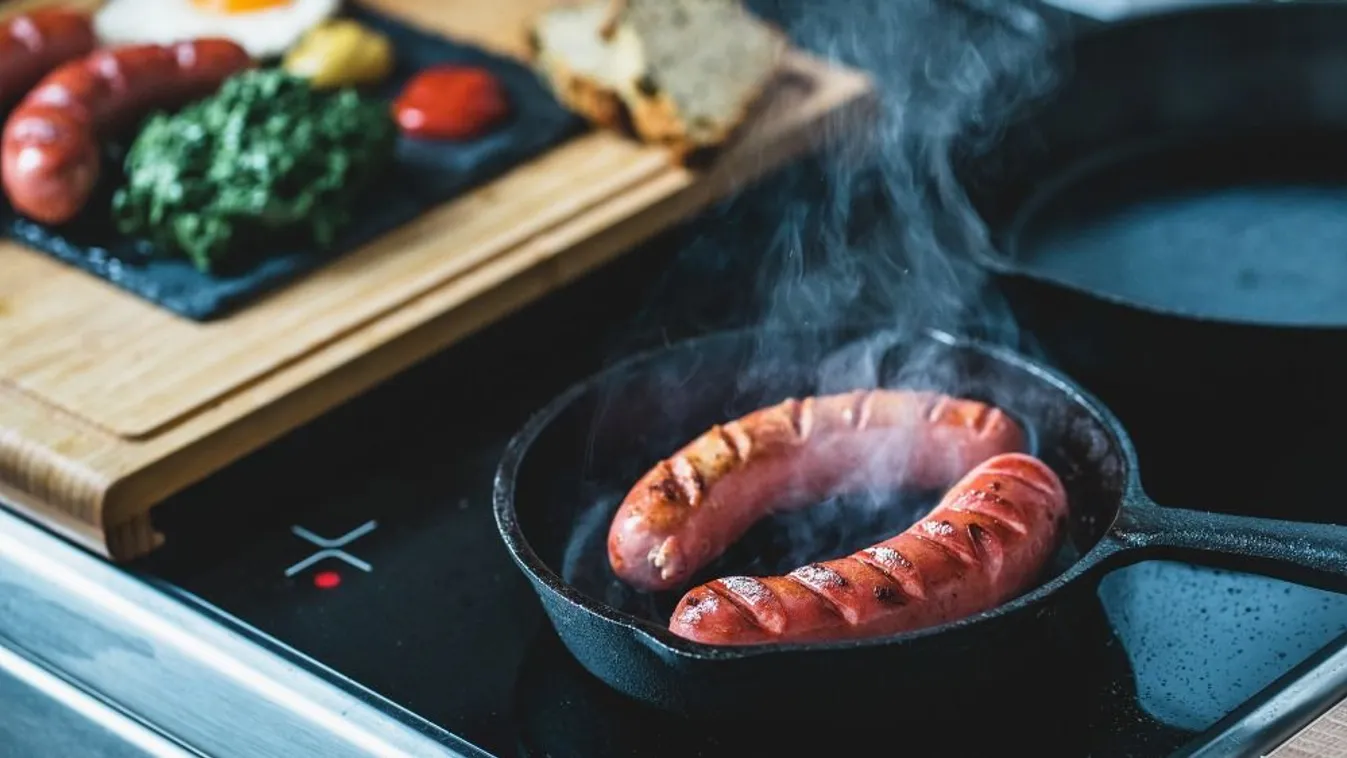 Így kell tökéletesre sütni a debreceni kolbászt