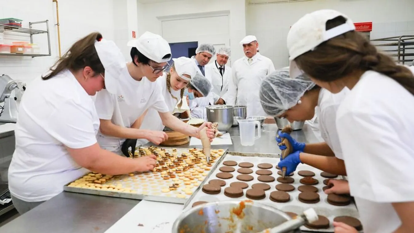 Megduplázták a szakképzésben tanulók ösztöndíját
