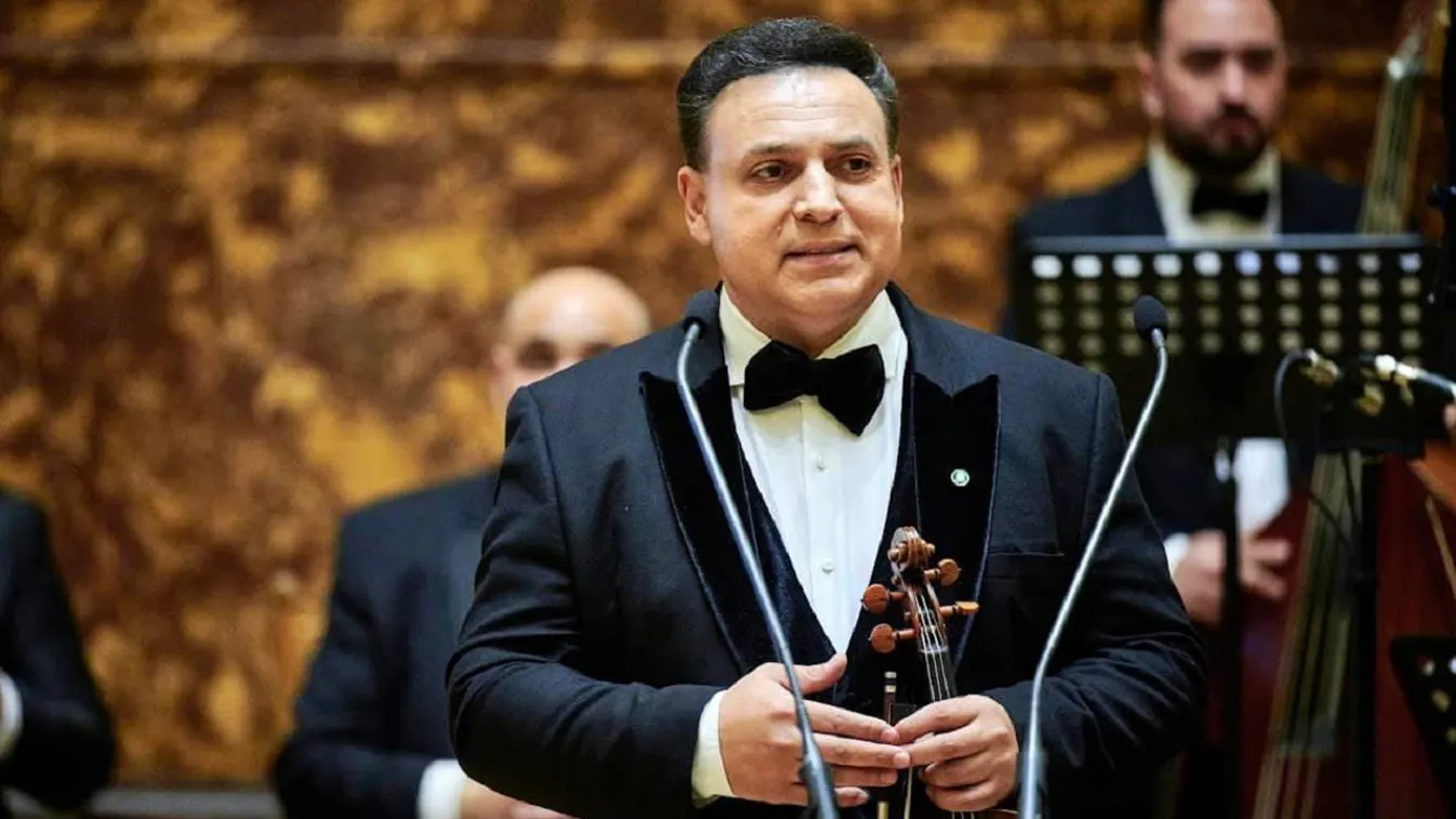 Árváknak is muzsikált Mága Zoltán