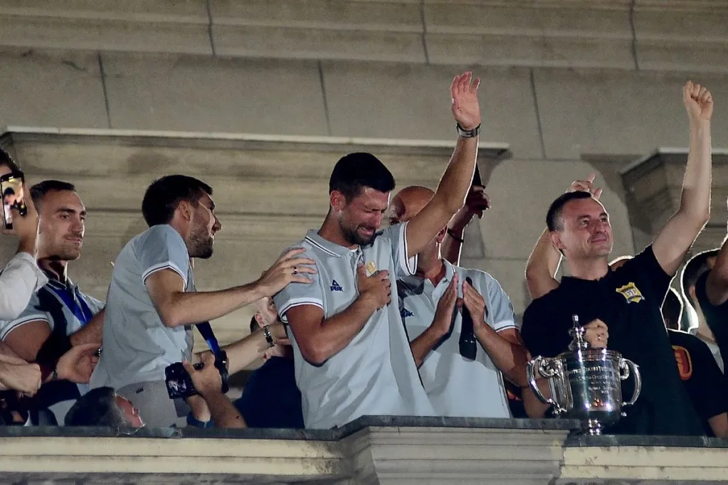Djokovics nagyon elérzékenyült honfitársai ünneplése közben