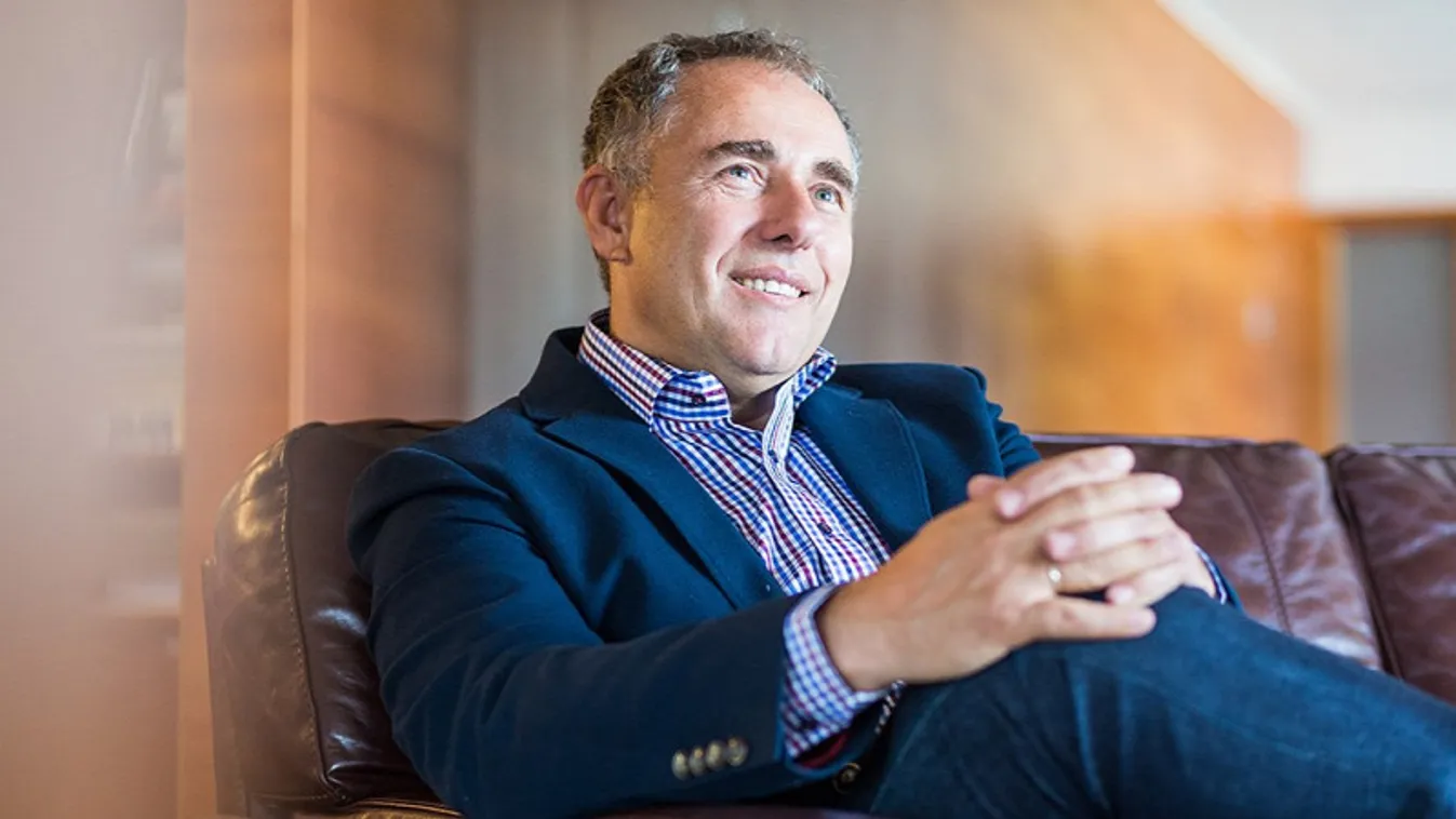 Szövetkezett Soros György és a Story pletykalap kiadója