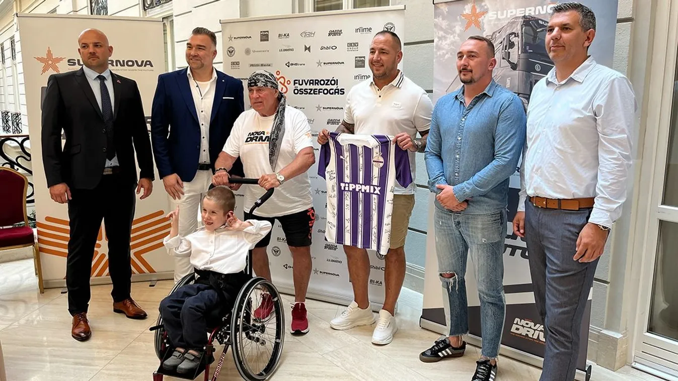 Ellenségek fogtak össze SMA Tomikáért, rágerjedt a fatörzsre