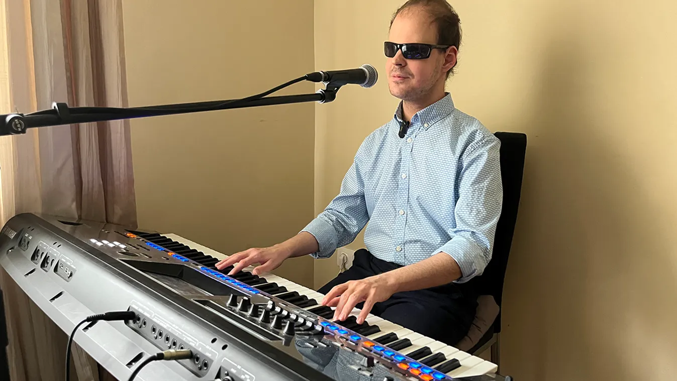 Ma már a zenéből él a látássérült zongorista, Jánoki Márió