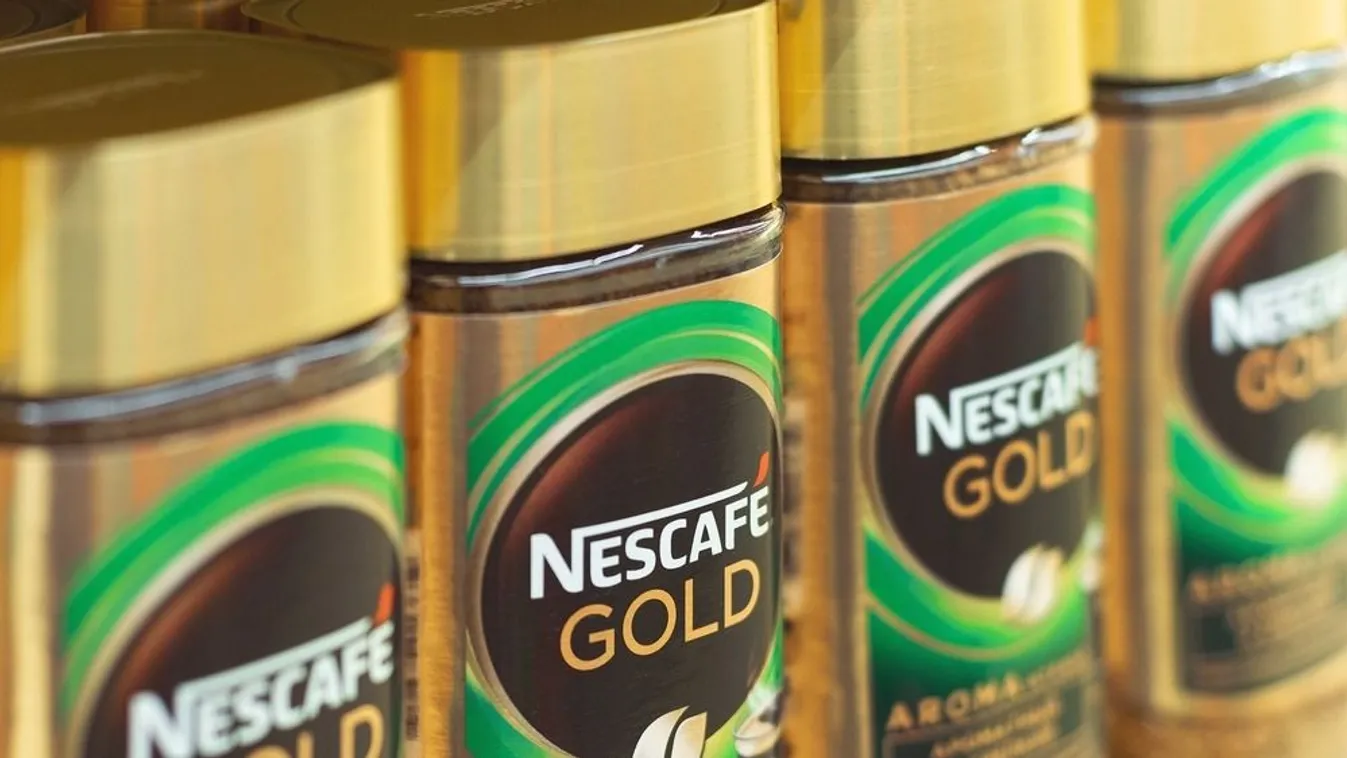 Már üres kávés dobozokat tesznek a boltba, olyan sok a lopás