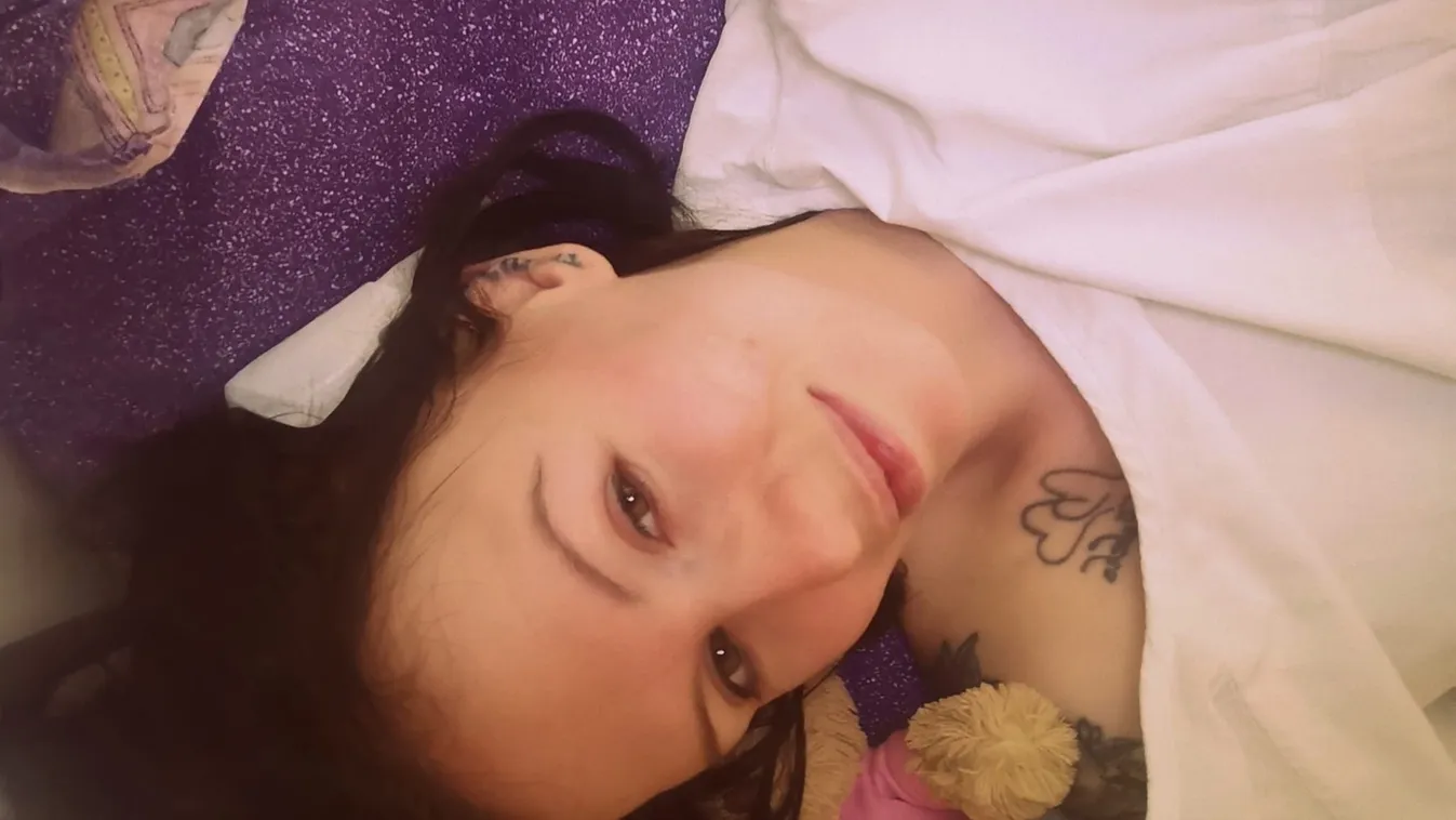 Mosolyogva élte túl a borzalmakat a 25 éves Anna