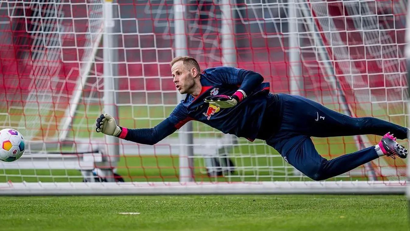 357 napot vártunk erre a fotóra, visszatért a magyar válogatott sztárja