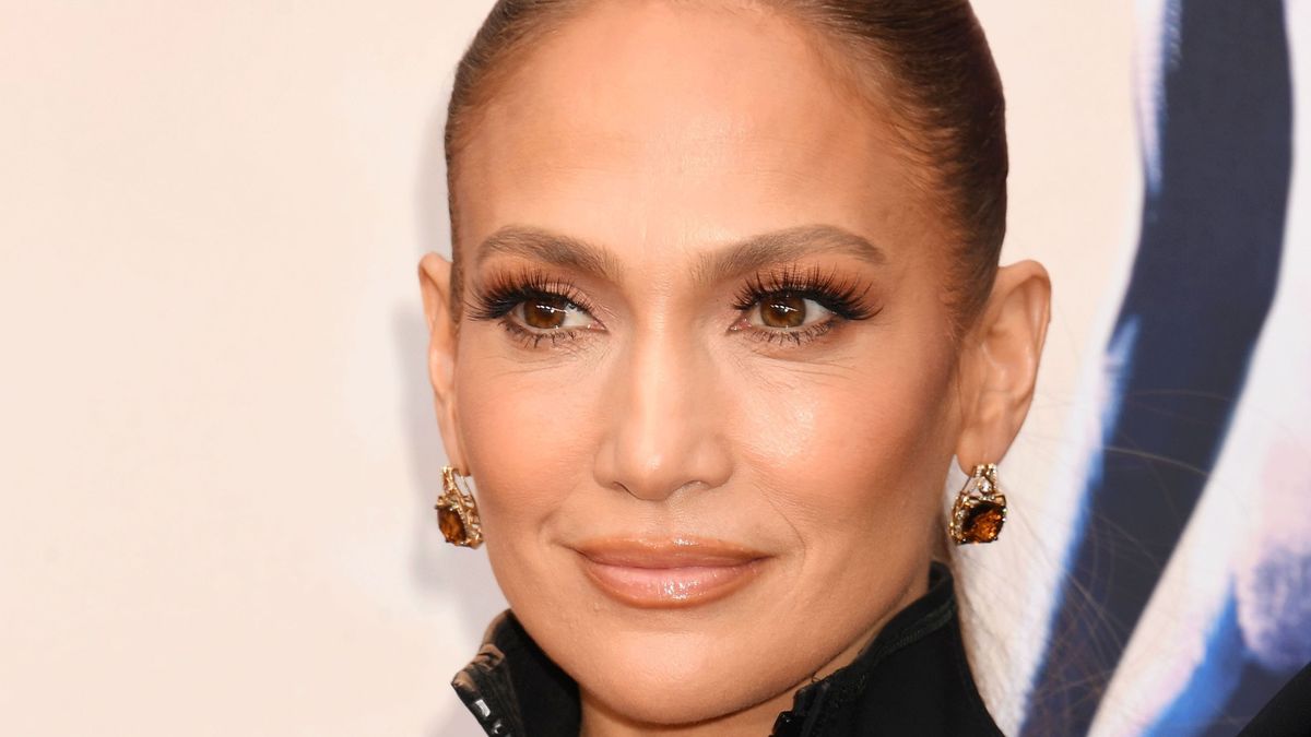 Jennifer Lopez 54 évesen vetkőzött fehérneműre - fotók