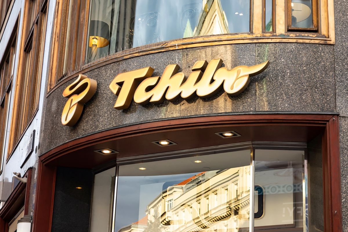 Vienna,,Austria,-,July,27,,2021:,The,Logo,Of,Tchibo