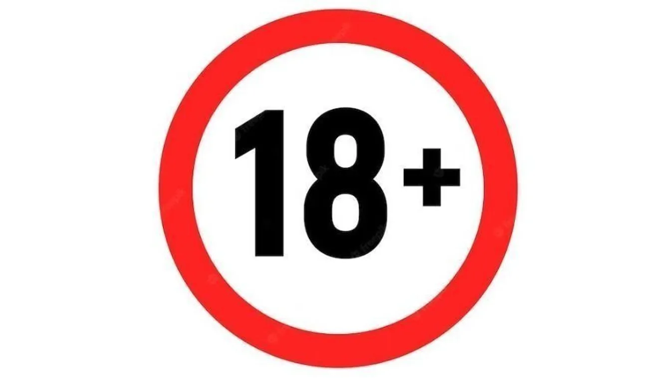 Megmutatta melleit a nagy meccs előtt a balhés bombázó