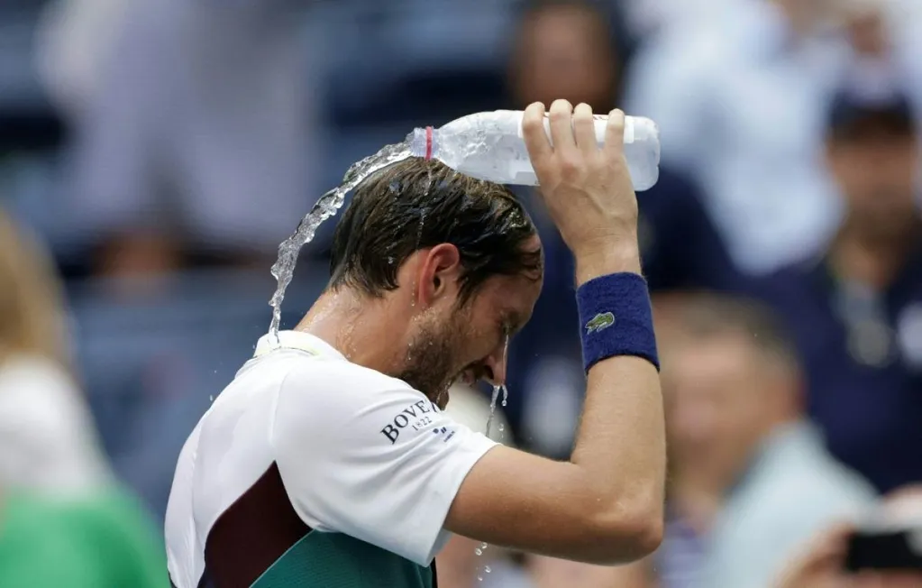 Medvegyev nagyon megszenvedett a fülledt hőséggel