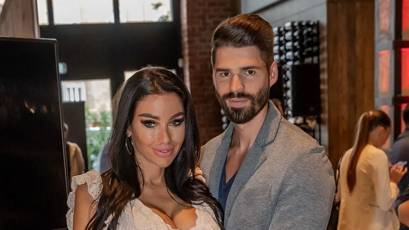 Szétszedik a kommentelők Voksán Virágot