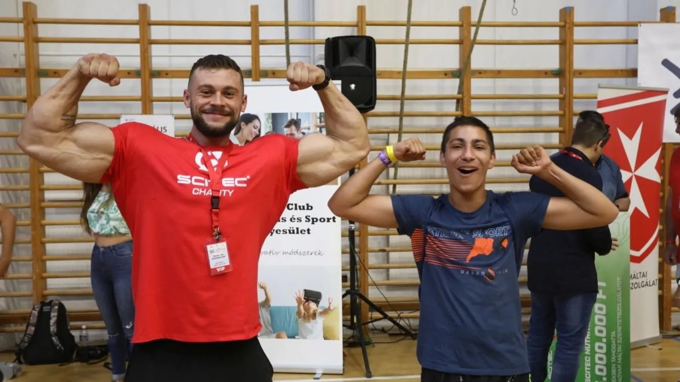 Mozgássérült fiatalok versenyeztek testépítő sportolókkal