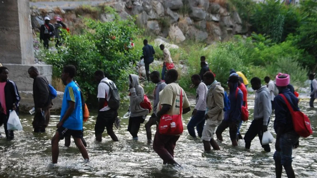 A franciák nem engedik be a papírok nélküli migránsokat?