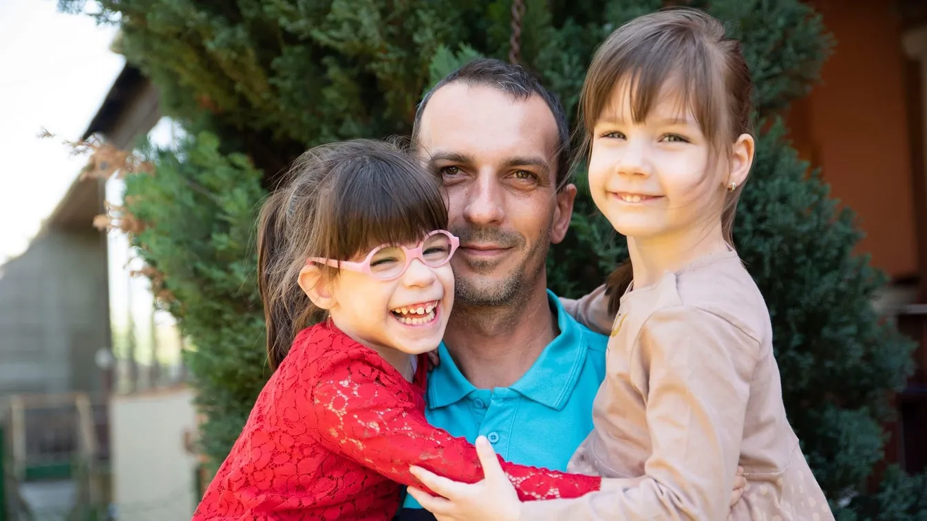 A hatéves Korinának az az álma, hogy képes legyen járni