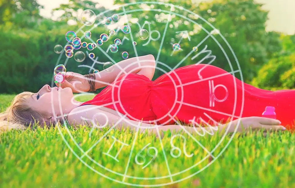 A,Pregnant,Woman,Blows,Soap,Bubbles.,Selective,Focus.