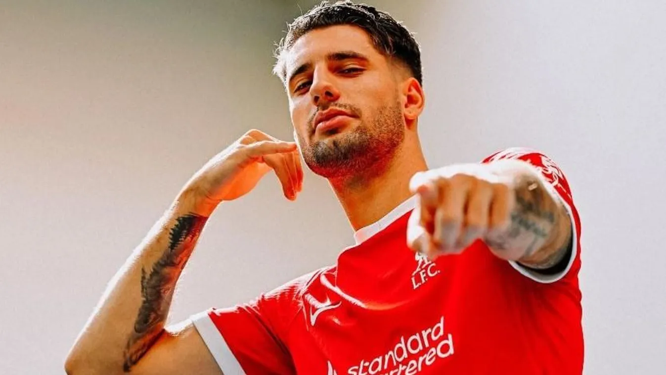 Kilesték fürdés közben Szoboszlait és partnerét – Fotó