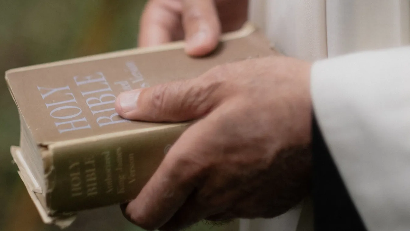 Horror: végezni akart családjával a lelkész