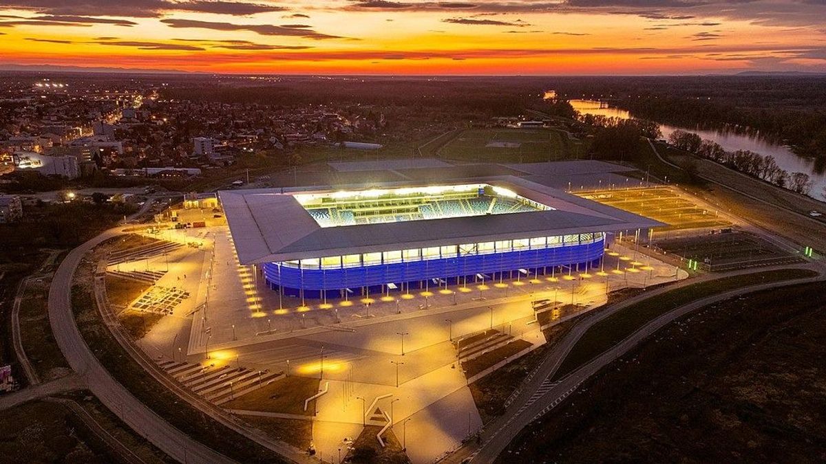 Videón az új eszéki focistadion, az Opus Aréna átadása