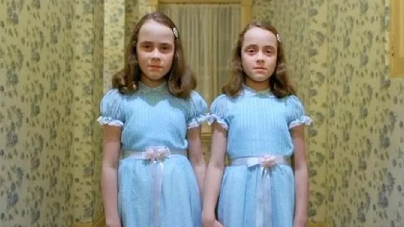 Így néz ki most a Ragyogás horrorisztikus ikerpárja