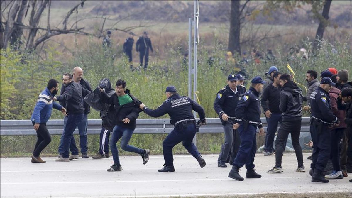 Migránsáradat: 6700 rendőr a horvát határon – Ripost