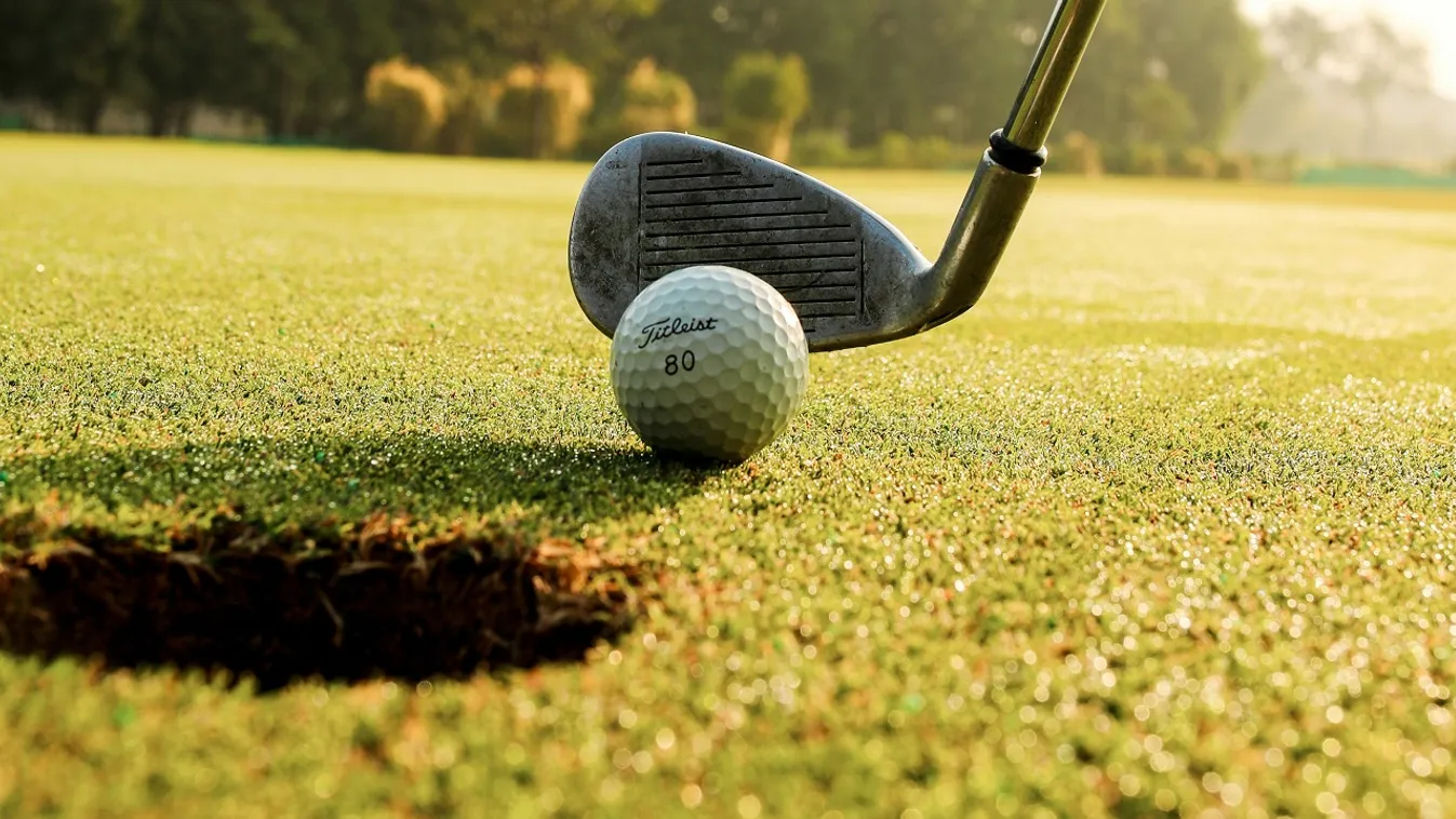 Ultra szexi fotón tűnt fel a profi golfos lány