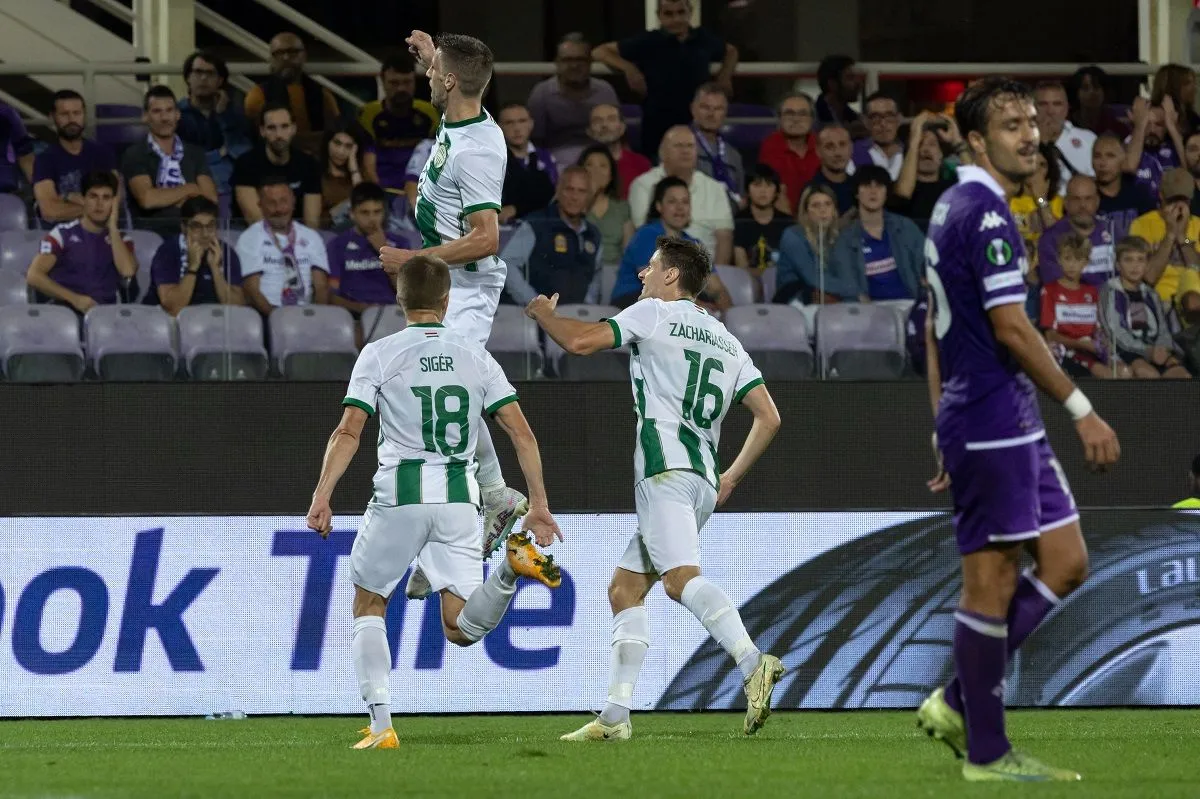 Varga Barnabás (a levegőben) a Fiorentina otthonában is gólt szerzett a Fradinak