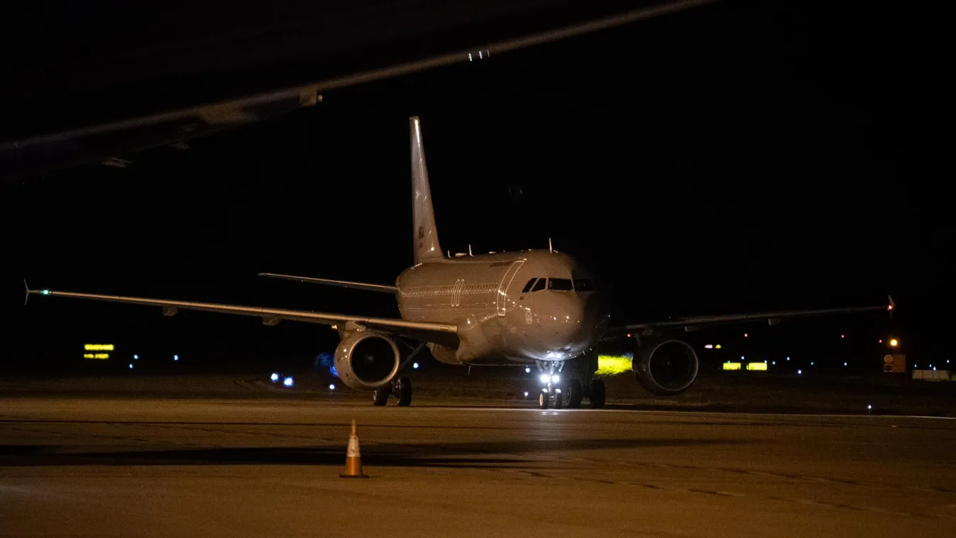 Folyamatosan mentik a magyarokat Izraelből