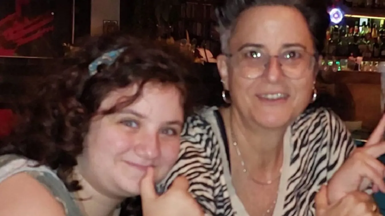 Telefonon hallgatta végig 12 éves lánya elrablását egy nő