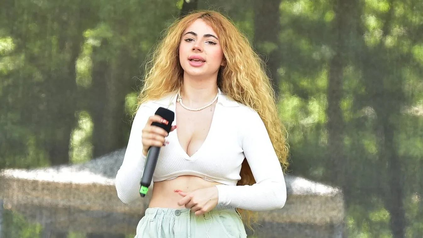 Kés volt Opitz Barbi anyjánál, amikor látogatóba ment