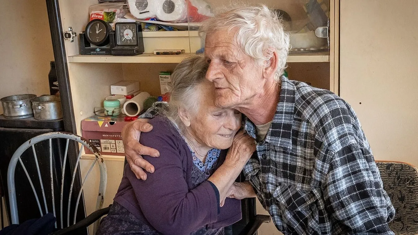 30 év után újra láthatta gyermekét a hajléktalan Erzsike