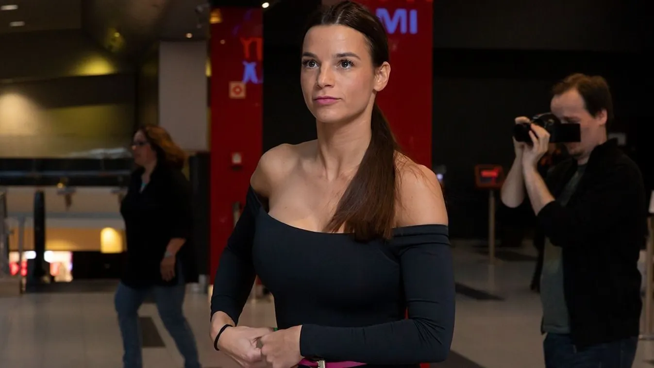 "Bohóc, mazsola..." – titokzatos nő üzent Berki Mazsinak