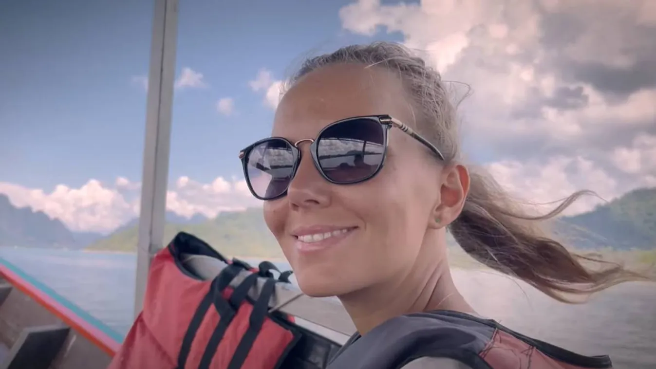 Kibuggyantak a szenvedélyes kebelcsoda bájai