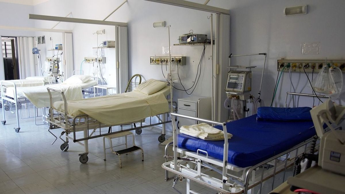 kórház, kórházi ágy, orvos, mentő, baleset, betegség, Pixabay illusztráció