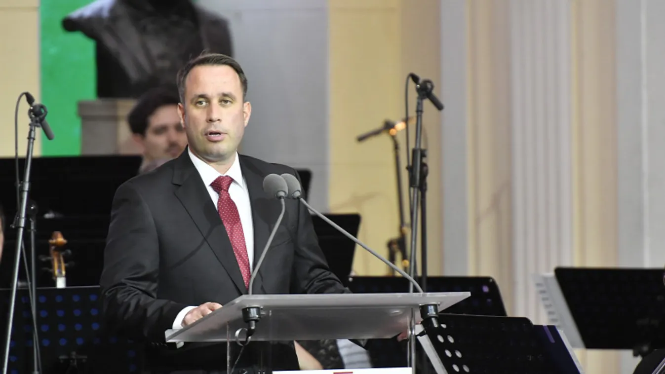 Dömötör Csaba: 1956 küzdelme minket is kötelez