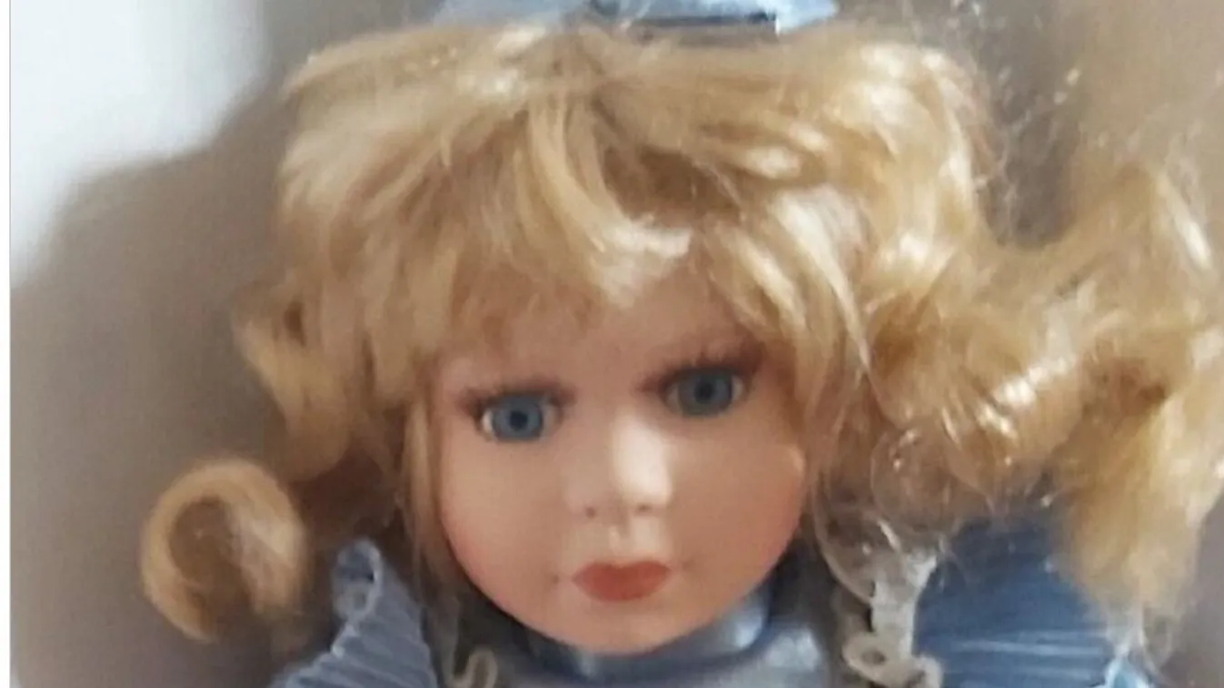 Mindenki szabadulni akar a démoni erővel megszállt babától