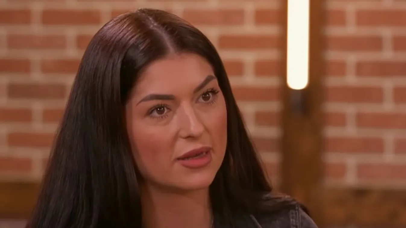 Horváth Gréta fájdalmas arccal kapott a hasához