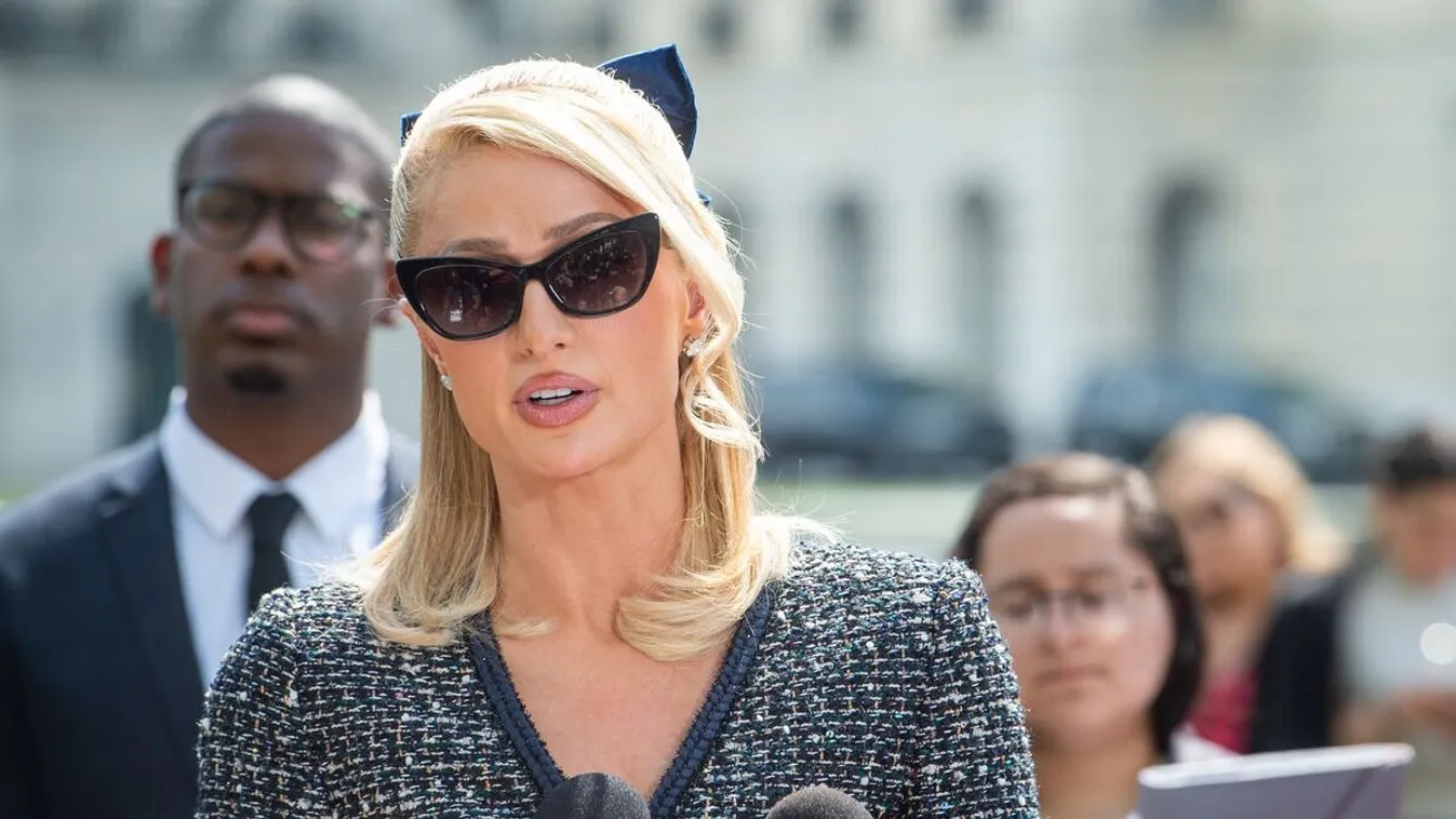 Paris Hilton visszaszólt a trolloknak, akik kisfiát bántják