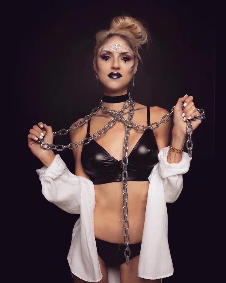 Dulin Metta
Kőgazdag Metta