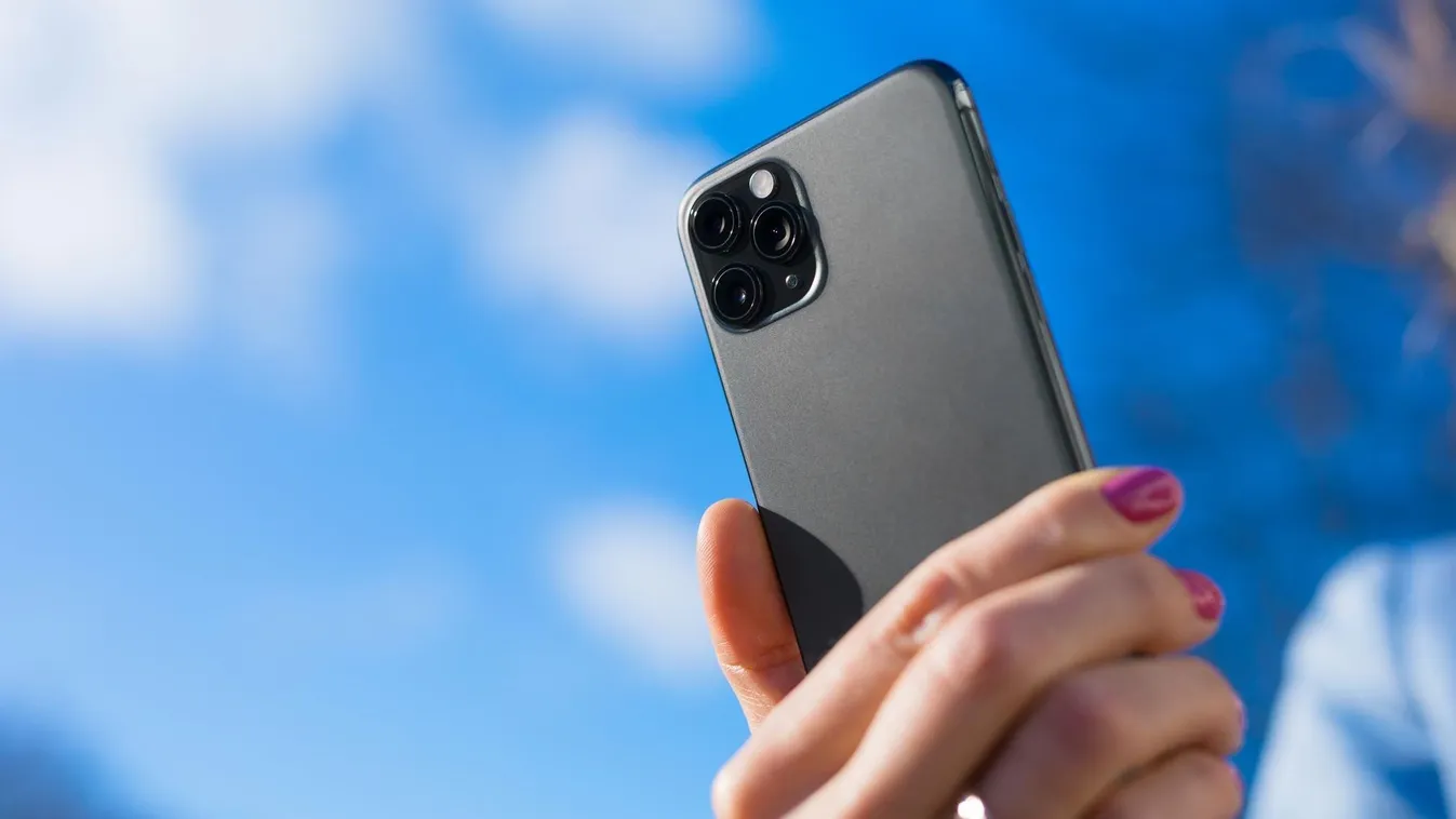 Kézfej-betegséget okozhat a mobiltelefon