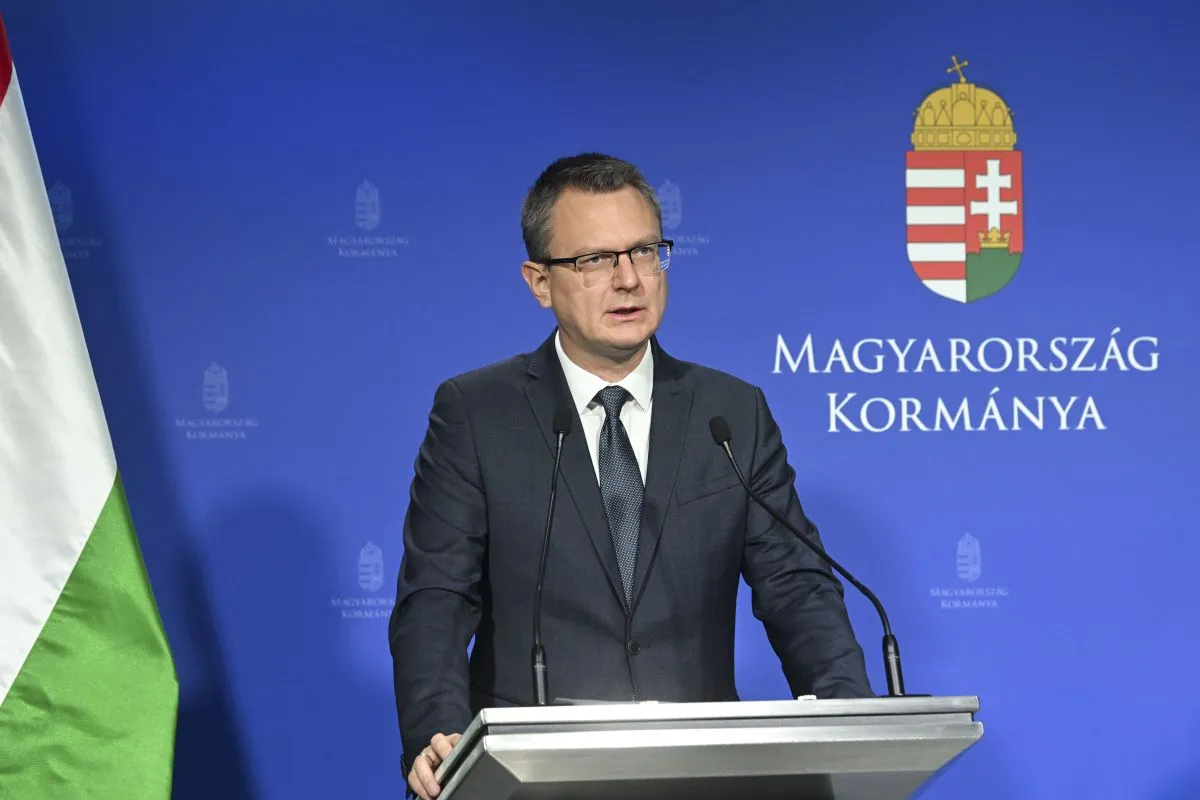 RÉTVÁRI Bence; BAKONDI György