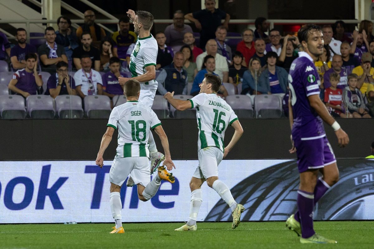 Varga Barnabás (a levegőben) a Fiorentina otthonában is gólt szerzett a Fradinak