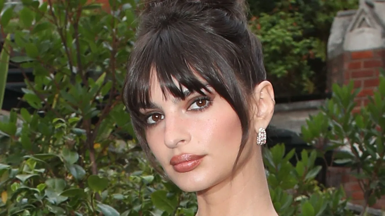 Se bugyi, se más: hatalmasat villantott a bombázó